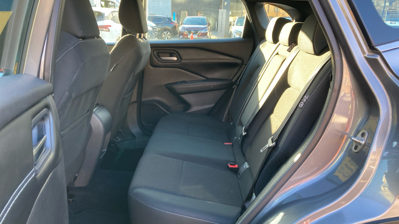 Nissan Qashqai 1.3 DiG-T MH Acenta Premium 5dr Petrol Hatchback